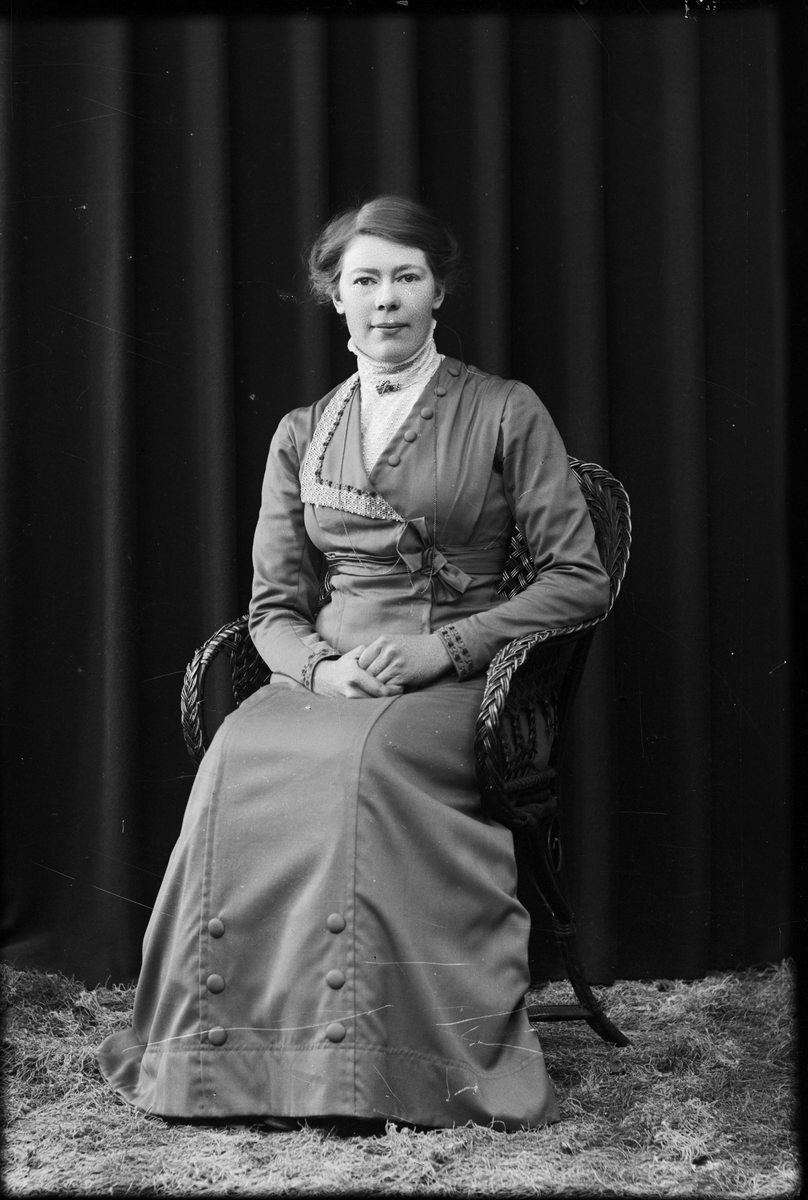 Skötsner-Edhlund, Edit Jansson från Bol, Östhammar, Uppland 1914