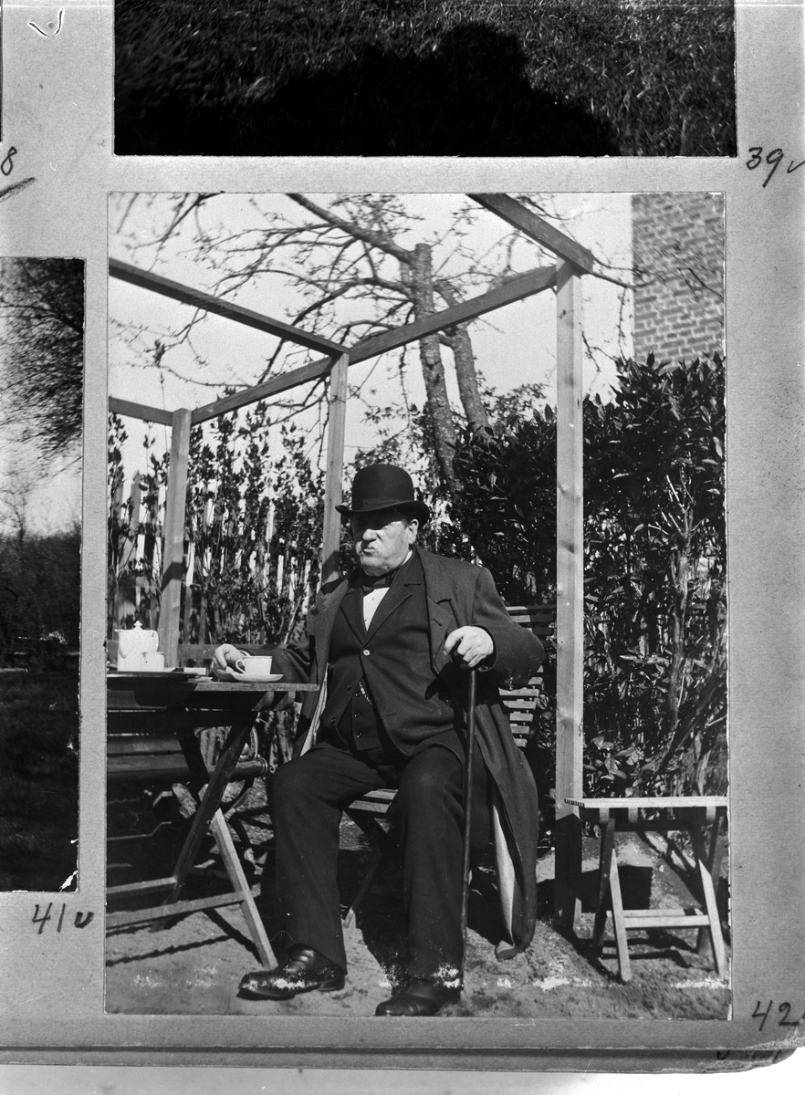 Carl Liljefors, J O Carlsson, “Old Mayor,” Edda neighborhood, SvartbäcksJ 37, Uppsala 1900 - 1901