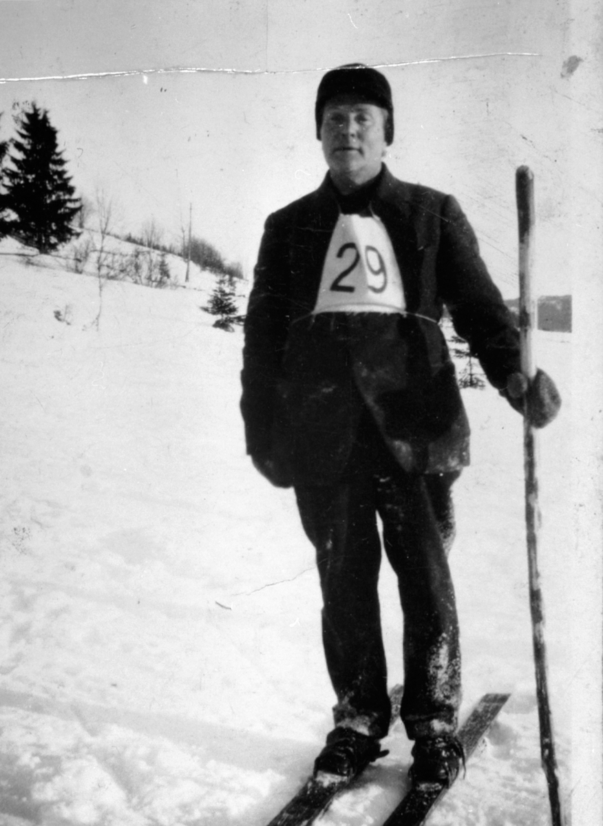 Anno Domkirkeodden, Sangerskirenn, lærer Mangrud, Brøttum med startnummer 29, Larsåsbakken, Åsmarka, Ringsaker.