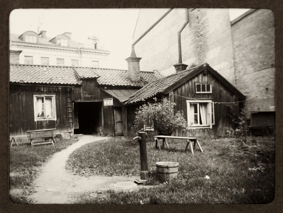 August Fredrik Schagerström, "Upsala. Gårdsinteriör No 15 Kungsgatan", kvarteret Örtedalen, Uppsala 1929