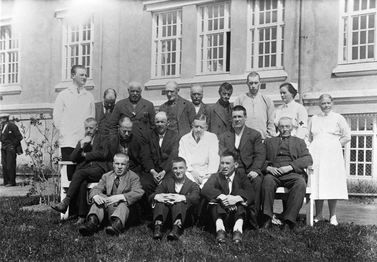 Anno Domkirkeodden, GRUPPE: 18 PASIENTER, BETJENING, SANDERUD SYKEHUS, HJELLUM,