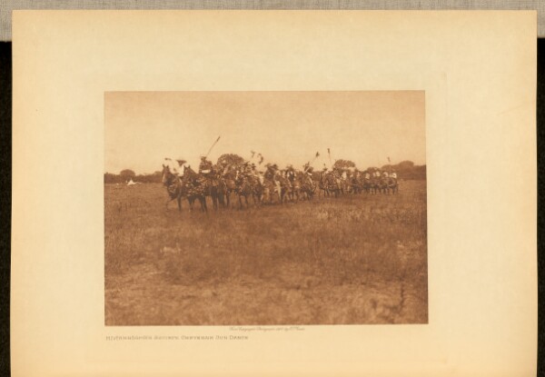 Edward S. Curtis, Hĭvĭ́ḣhnĭ́ḣpôĭḣ Society, Cheyenne Sun Dance