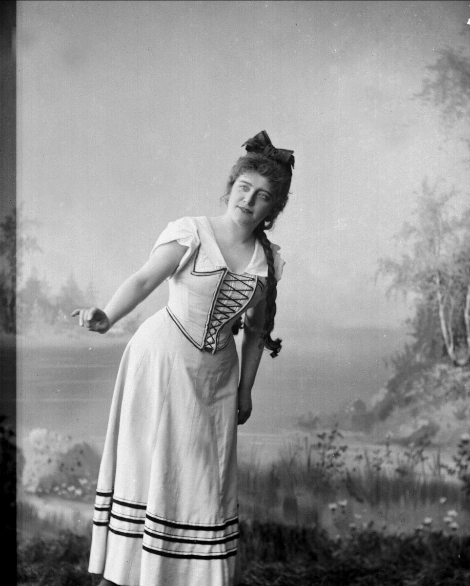 Gustav Borgen, Portrett, sopran Ina Madsen i operaen "Carmen".