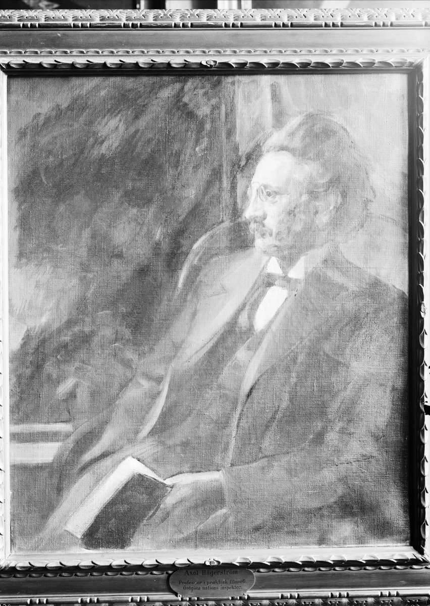 Paul Sandberg, Oil painting representing Professor Axel Hägerström, probably photographed at Östgöta Nation, Garden Street 15, Uppsala 1943