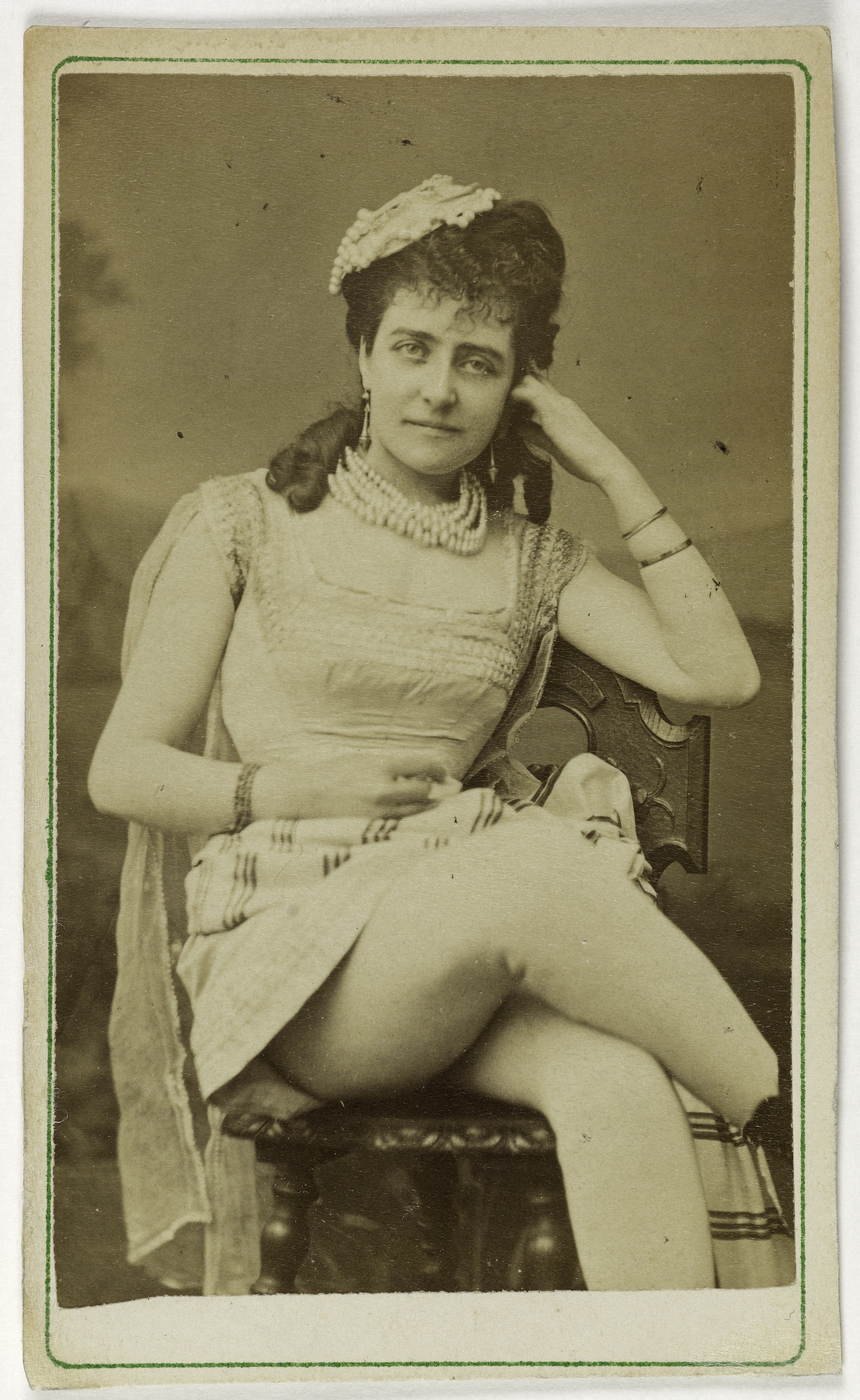 Anonyme, Portrait de Laurent Mathilde, (actrice)