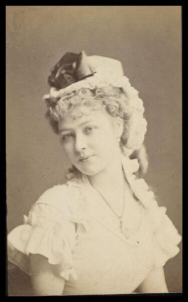London Stereoscopic and Photographic Company, Guy Little Theatrical Photograph