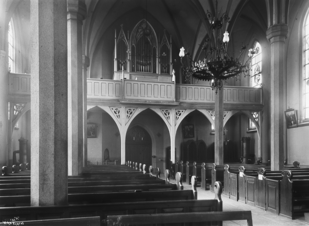 Anders Beer Wilse, Prot: Interiør St. Olavs Kirke med koret April 24de