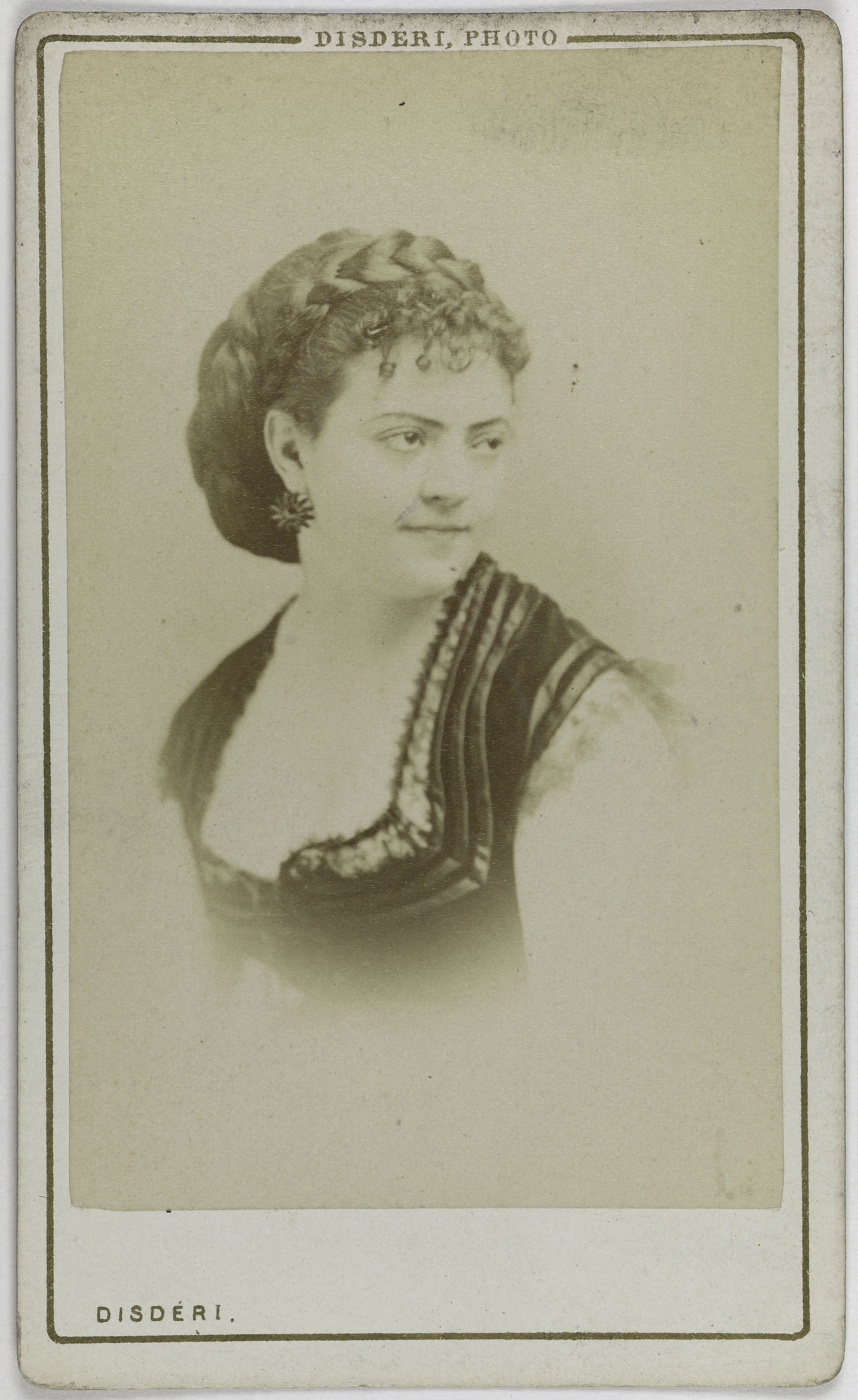 André-Adolphe-Eugène Disdéri, Portrait de Perier ou Perrier, (Marie Amélie Petit, dit), (1842-1909), (actrice)
