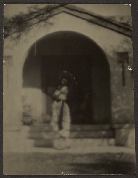 Louis Fleckenstein, [Dancer before House]