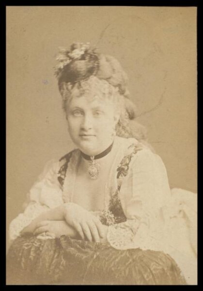 London Stereoscopic and Photographic Company, Guy Little Theatrical Photograph