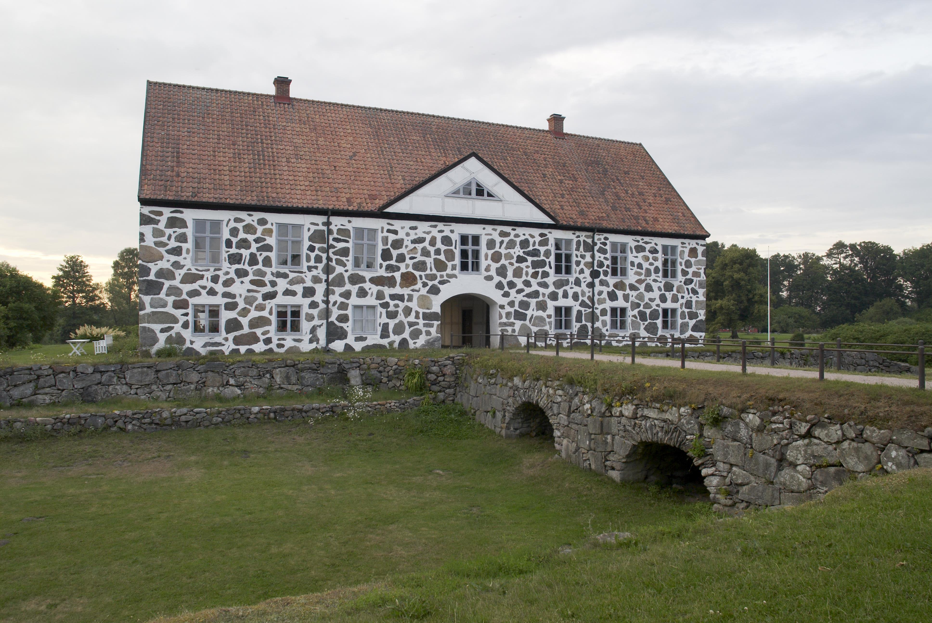 Bengt A Lundberg, Hovdala slott