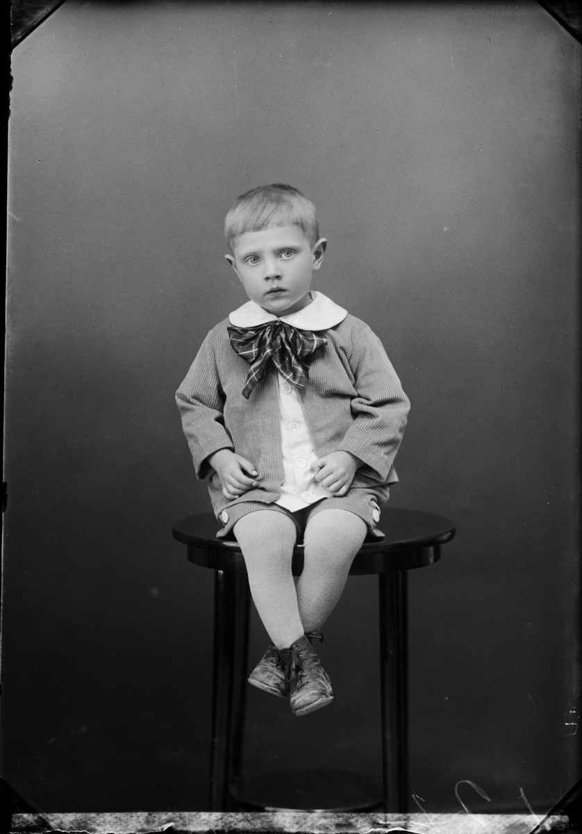 Skötsner-Edhlund, Ateljé Portrait - Gerda Mattsson’s Boy from Duderö, Börstil’s parish, Uppland