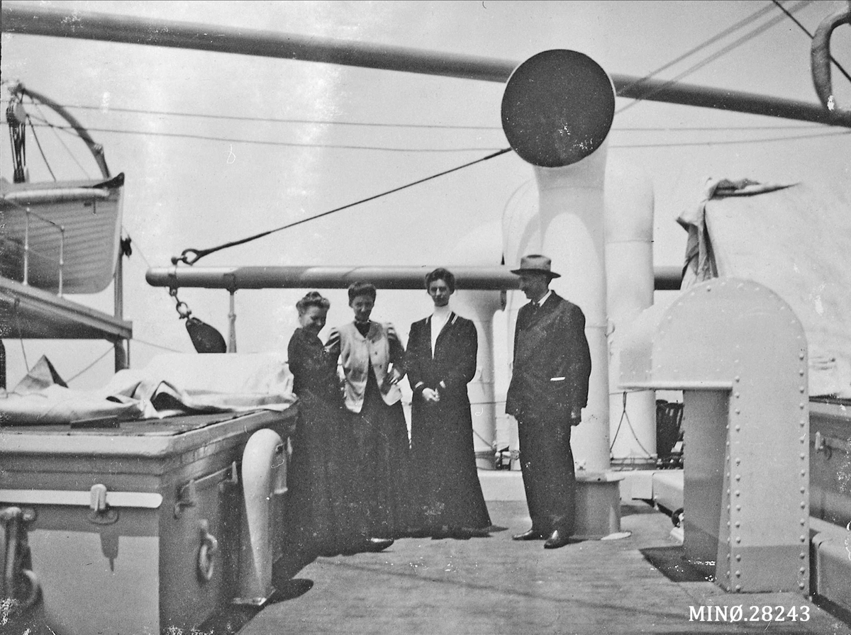 Rugsveen, Johan, Undseth, Gruppe ombord på Damperen President Lincoln