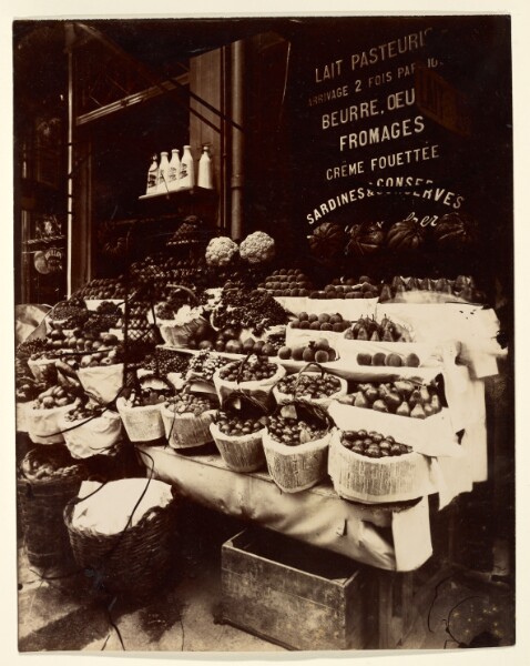 Eugène Atget, Rue Sainte-Opportune (Produce Display, rue Sainte-Opportune)