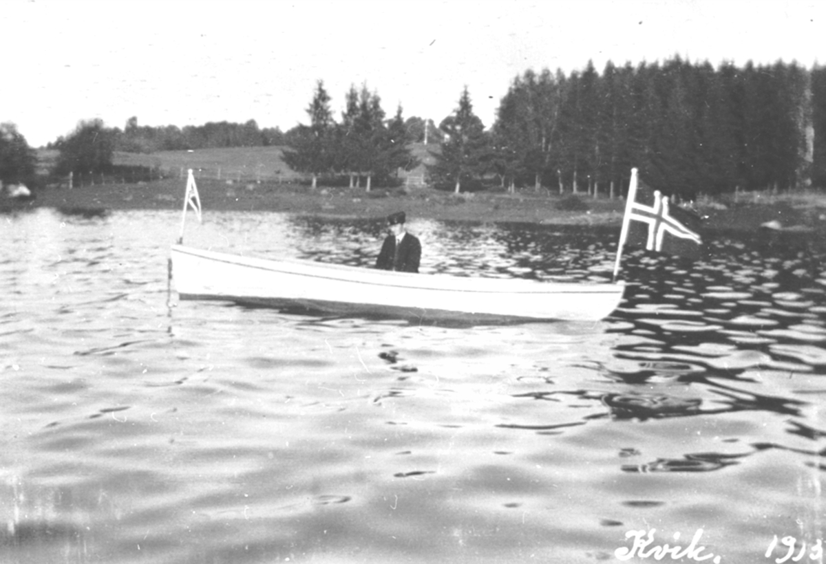 Anno Domkirkeodden, Mann i motorbåten "Kvik", Løken, Brumunddal.