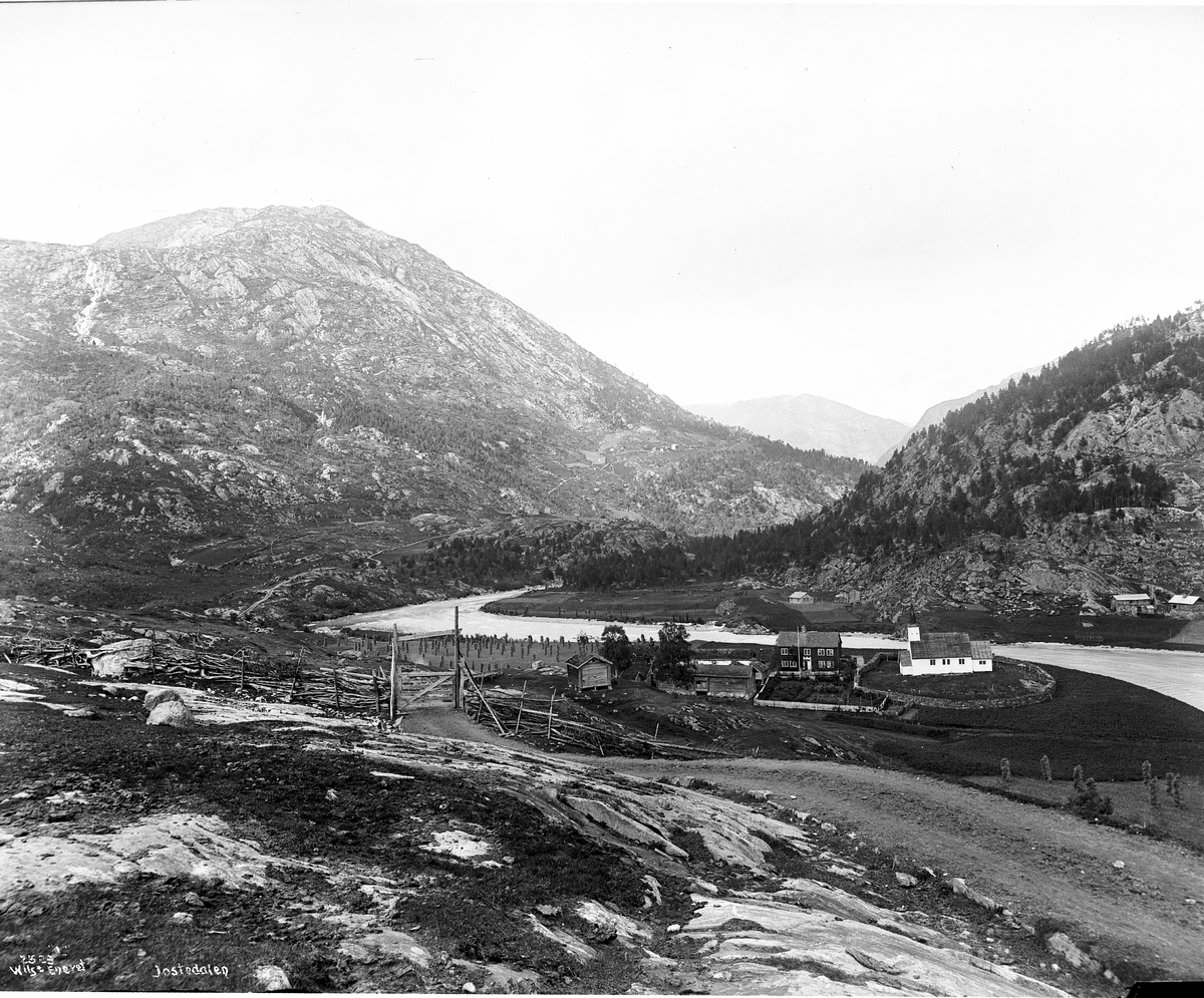 Axel Lindahl, Prot: Jostedalen Parti ved Kirken