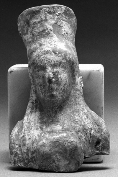 Unknown, Fragment of a Female Figure