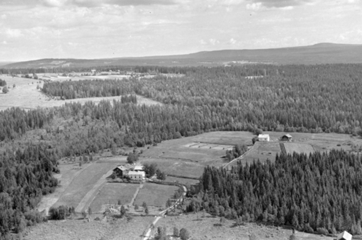 Anno Domkirkeodden, Flyfoto av Sveås gard, Veldre, Ringsaker.