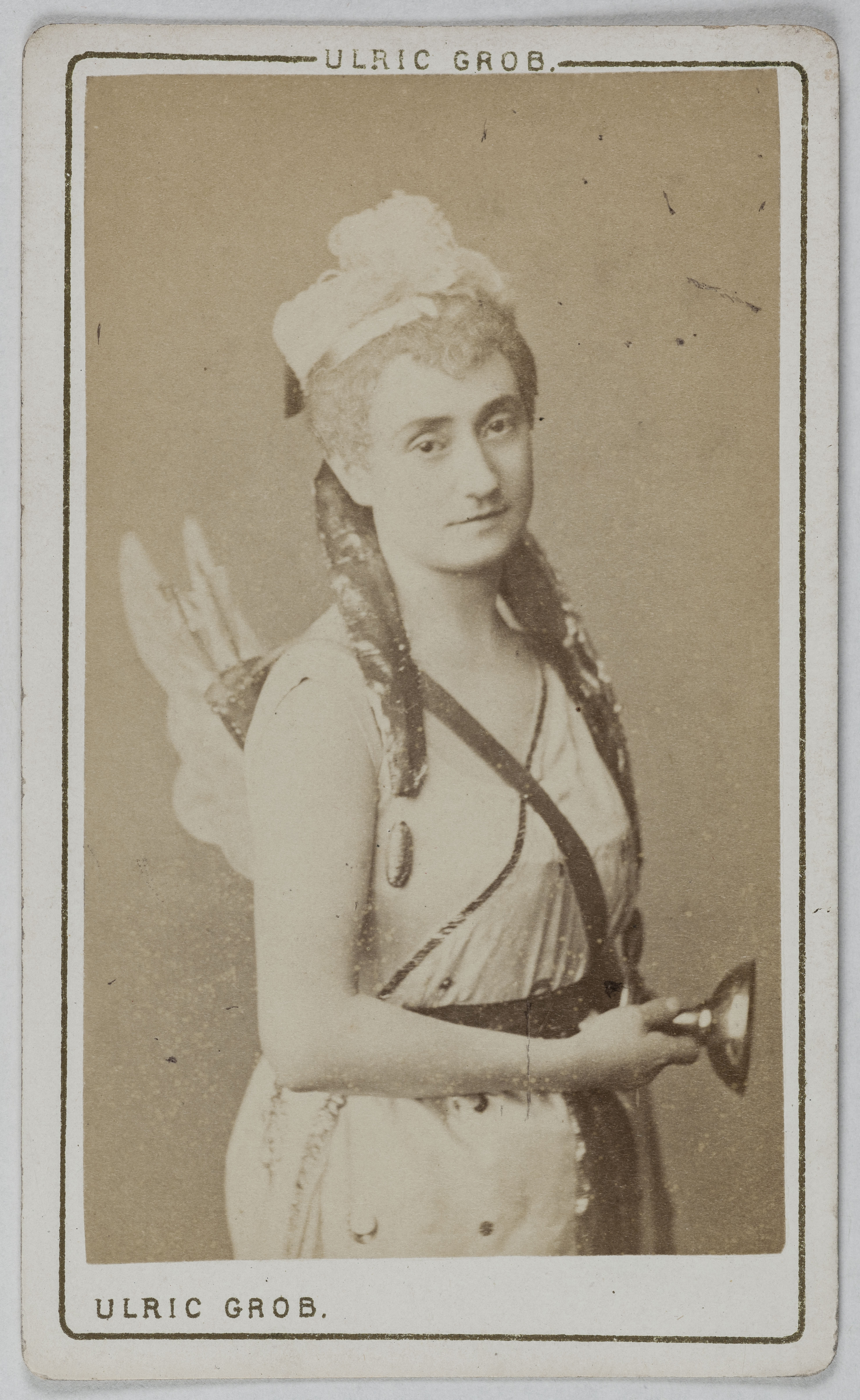 Ulric Grob, Portrait de Ferrare Denise, (épouse de Monsieur Matz), (actrice)