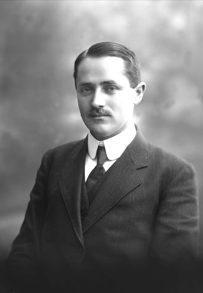 Gustav Borgen, NFB.43784