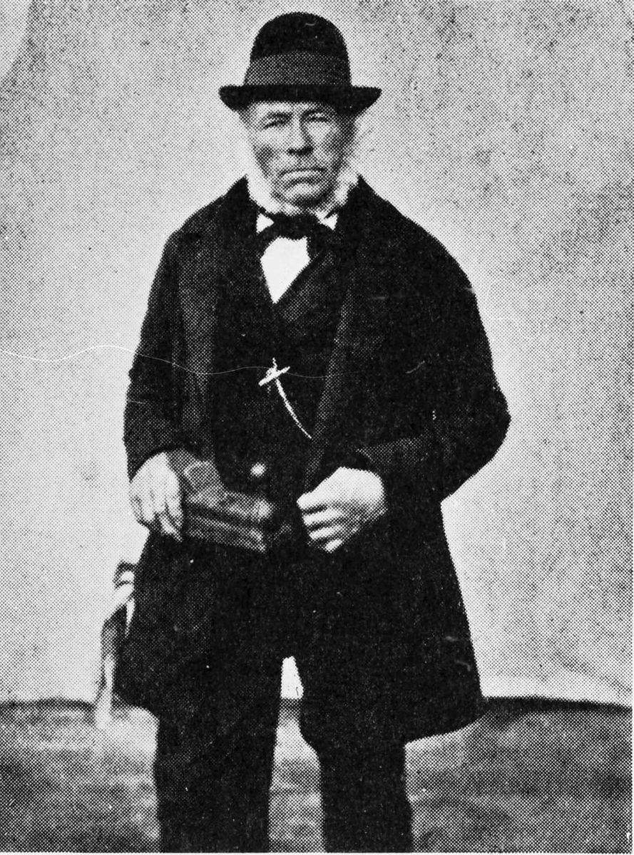Rachel Haarseth, Mann, klær. Mestersnekkeren Knut Larsen Høisen fra Os i Østerdalen (Høs-Knut)