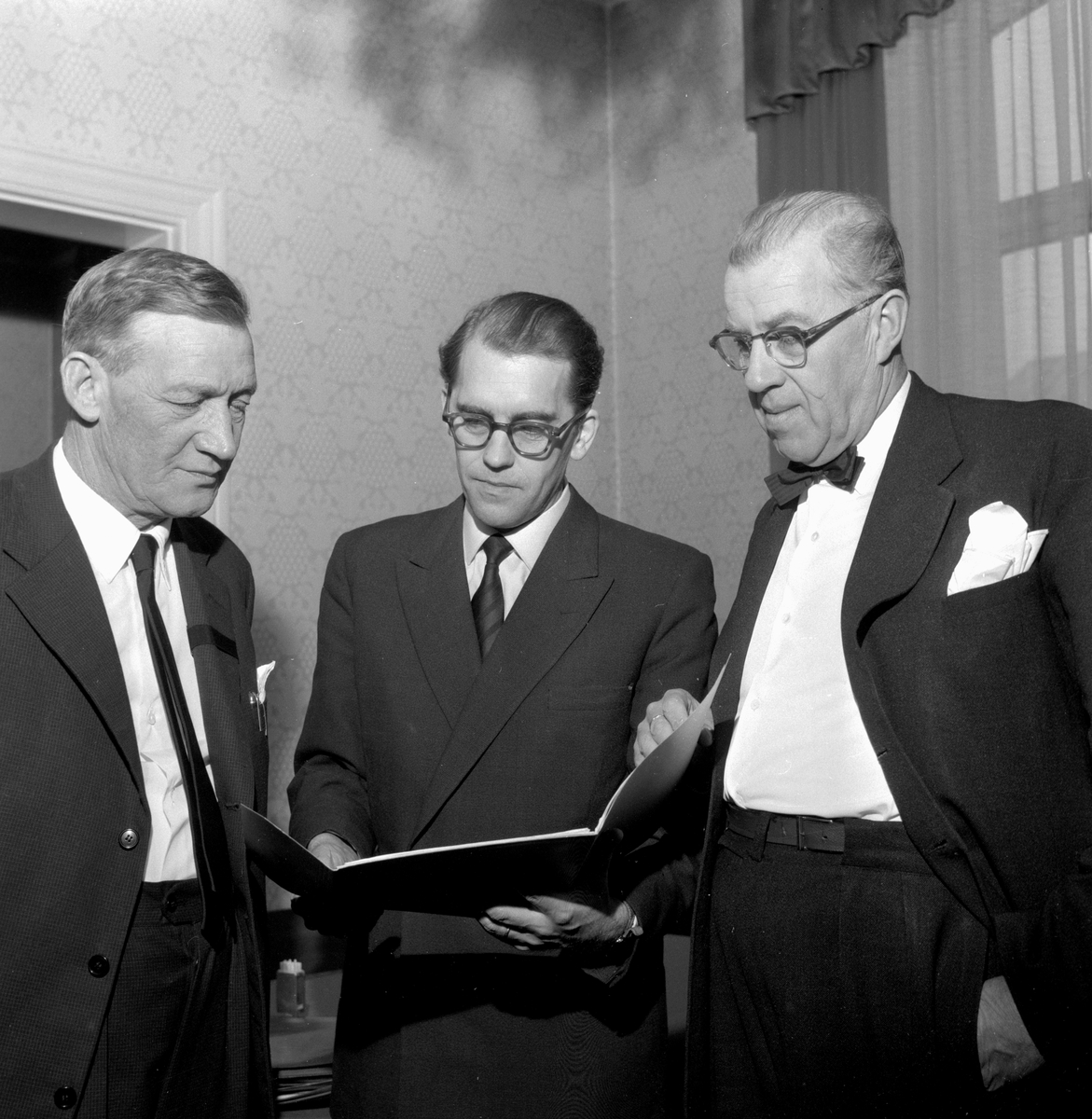 Örebro Kuriren, Bussägareföreningen. 2 april 1959.