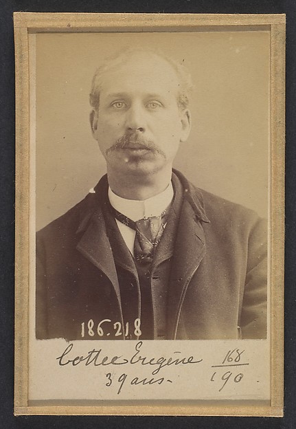Alphonse Bertillon, Cottée. Edouard, Eugène. 37 ans, né à Paris XVle. Artiste-peintre. Vol par complicité. 6/2/92.