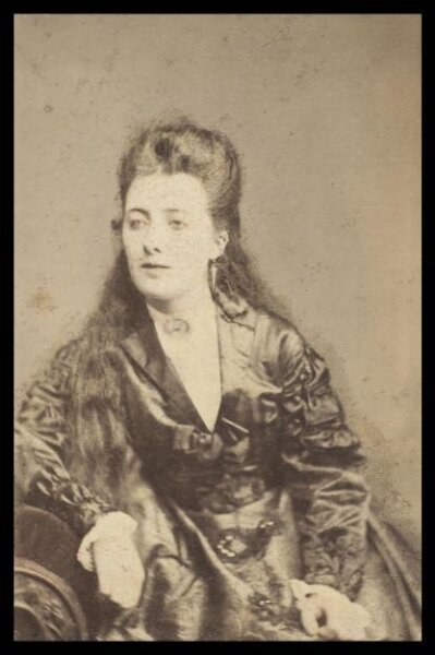 London Stereoscopic and Photographic Company, Guy Little Theatrical Photograph