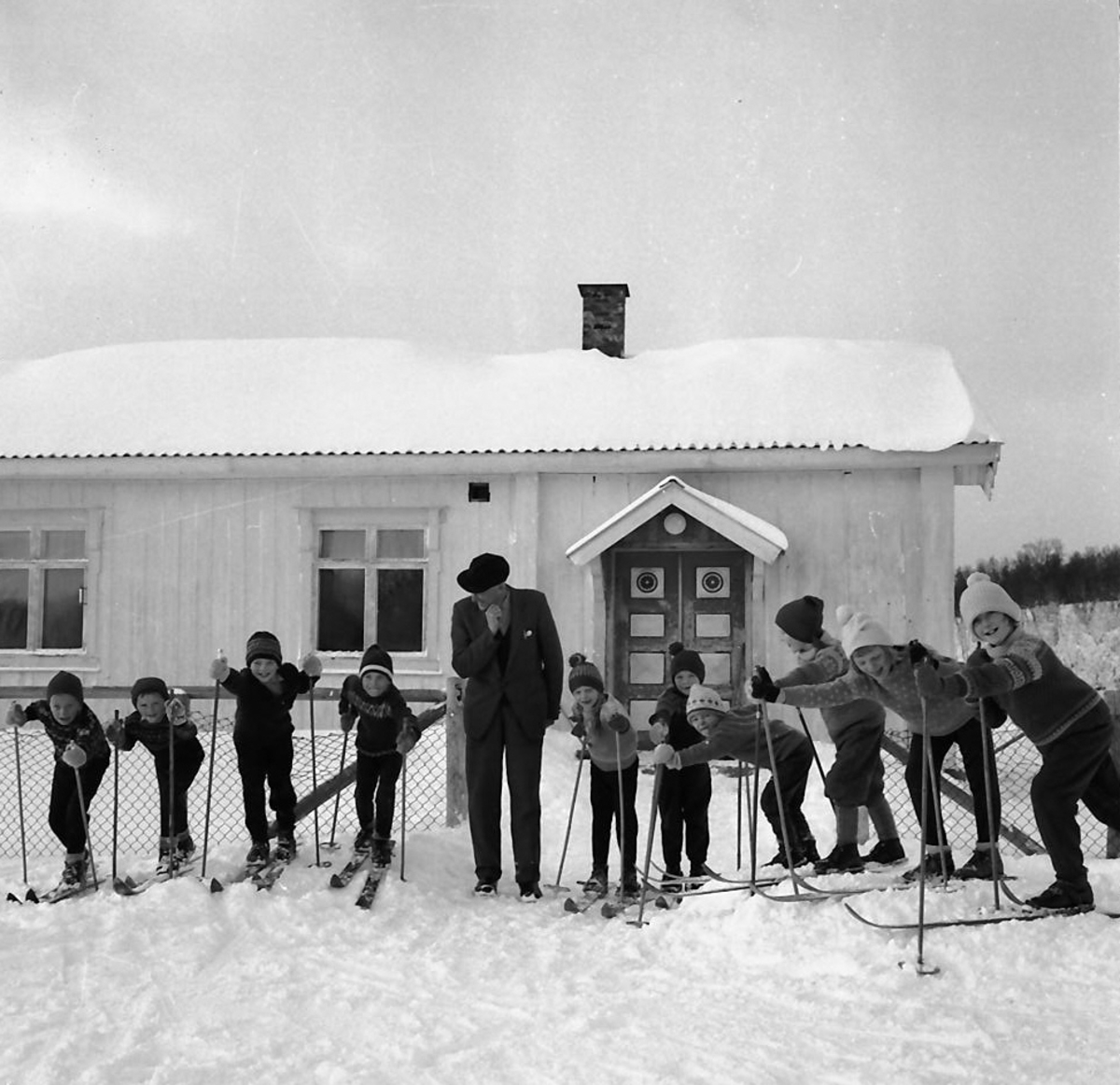Per Magne Grue, Skigåing ved Hodalen skole.