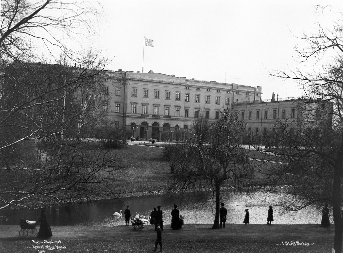 Anders Beer Wilse, Prot: Vaar i Slotsparken Slotsdammen og Slottet bakfra April-01