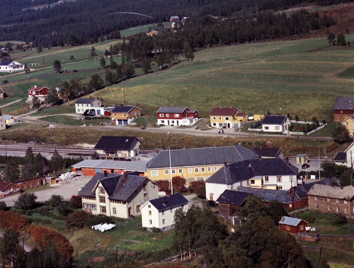 Widerøes Flyveselskap A/S, Alvdal sentrum.