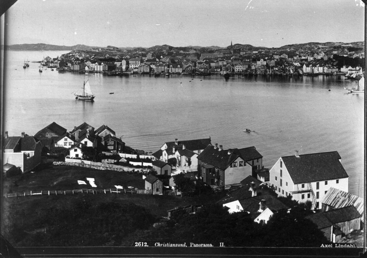 Axel Lindahl, Panorama av Nordlandet, Kristiansund ca 1878-1890. Del av panorama, jfr. NF.00693-051 og -149