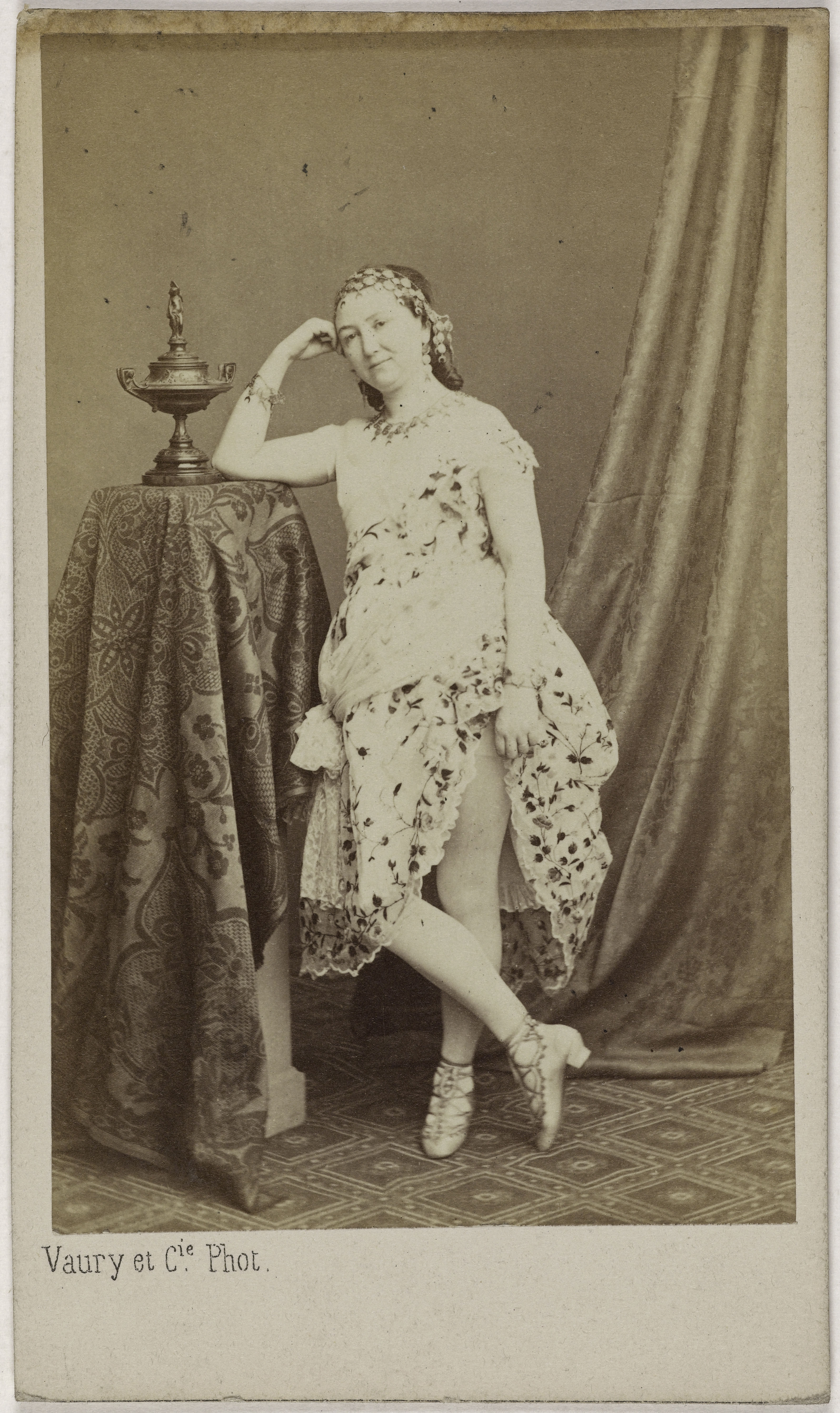 Vaury et Cie, Portrait de Darcemont (actrice aux Folies dramatiques)