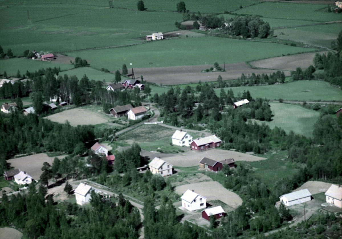 Widerøes Flyveselskap A/S, FLYFOTO JONSBAKKEN, BJØRNSTAD, BOLIGBEBYGGELSE