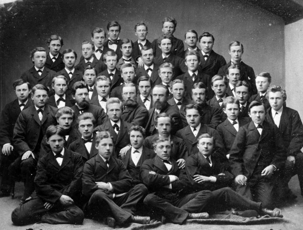 Anno Domkirkeodden, STOR GRUPPE: ELEVER, JØNSBERG LANDBRUKSSKOLE, ROMEDAL