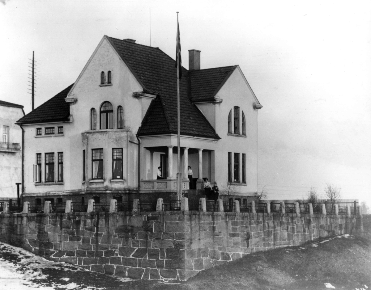 Anders Beer Wilse, Oslo, Anton Schjøths gate 7, hjørnet Ullevålsveien. 1911.