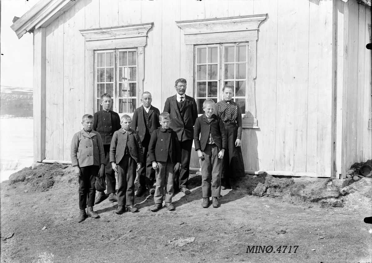 Peder J. Bredalslien, Skole, Elever, lærer, klasse,