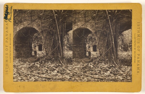 Eadweard J. Muybridge, Chagres. Entrance to Fort.
