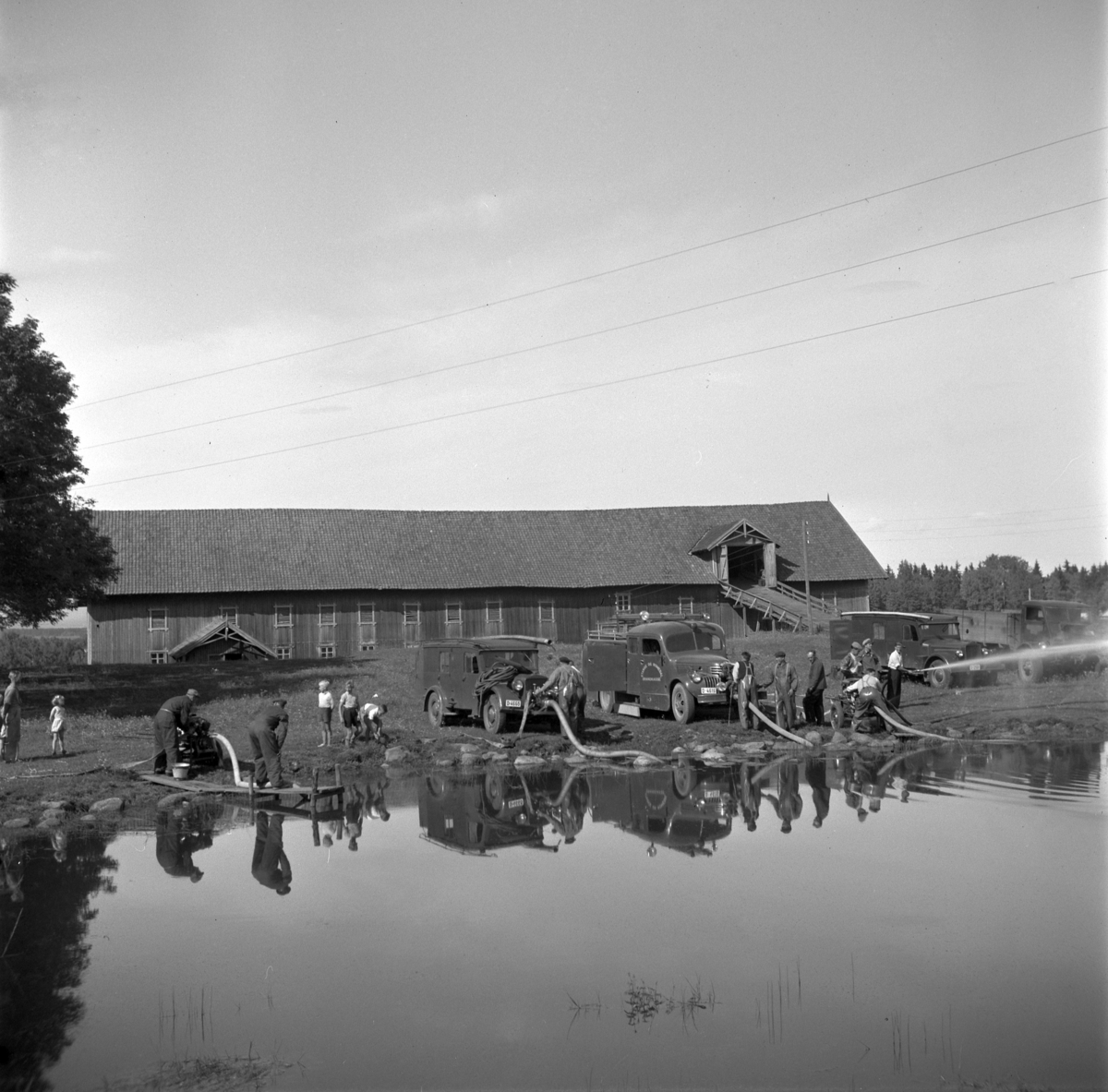 Anno Domkirkeodden, Stange og Romedal Brannvesen, , brannøvelse, brannsprøyte, slanger, brannbiler f.v.Horch D-4665, Chevrolet D-4616, D-2581. Væstaddammen.