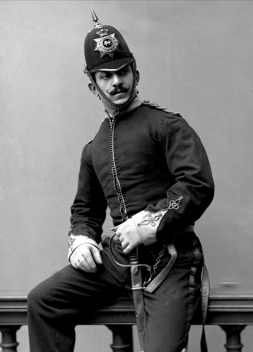 Gustav Borgen, Portrett, monsieur Gargani i britisk uniform.
