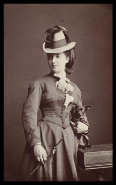 London Stereoscopic and Photographic Company, Guy Little Theatrical Photograph