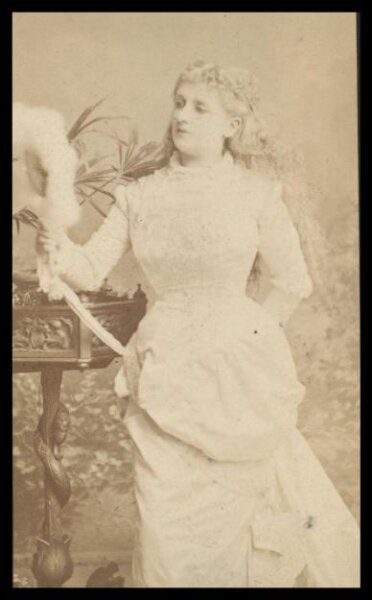 London Stereoscopic and Photographic Company, Guy Little Theatrical Photograph
