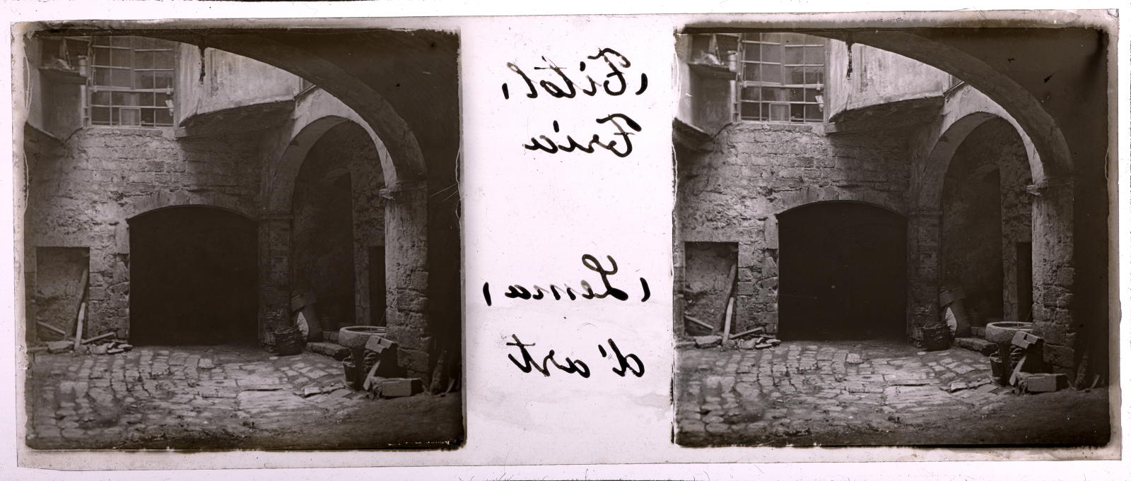 Desconegut, [Inside courtyard of a house]