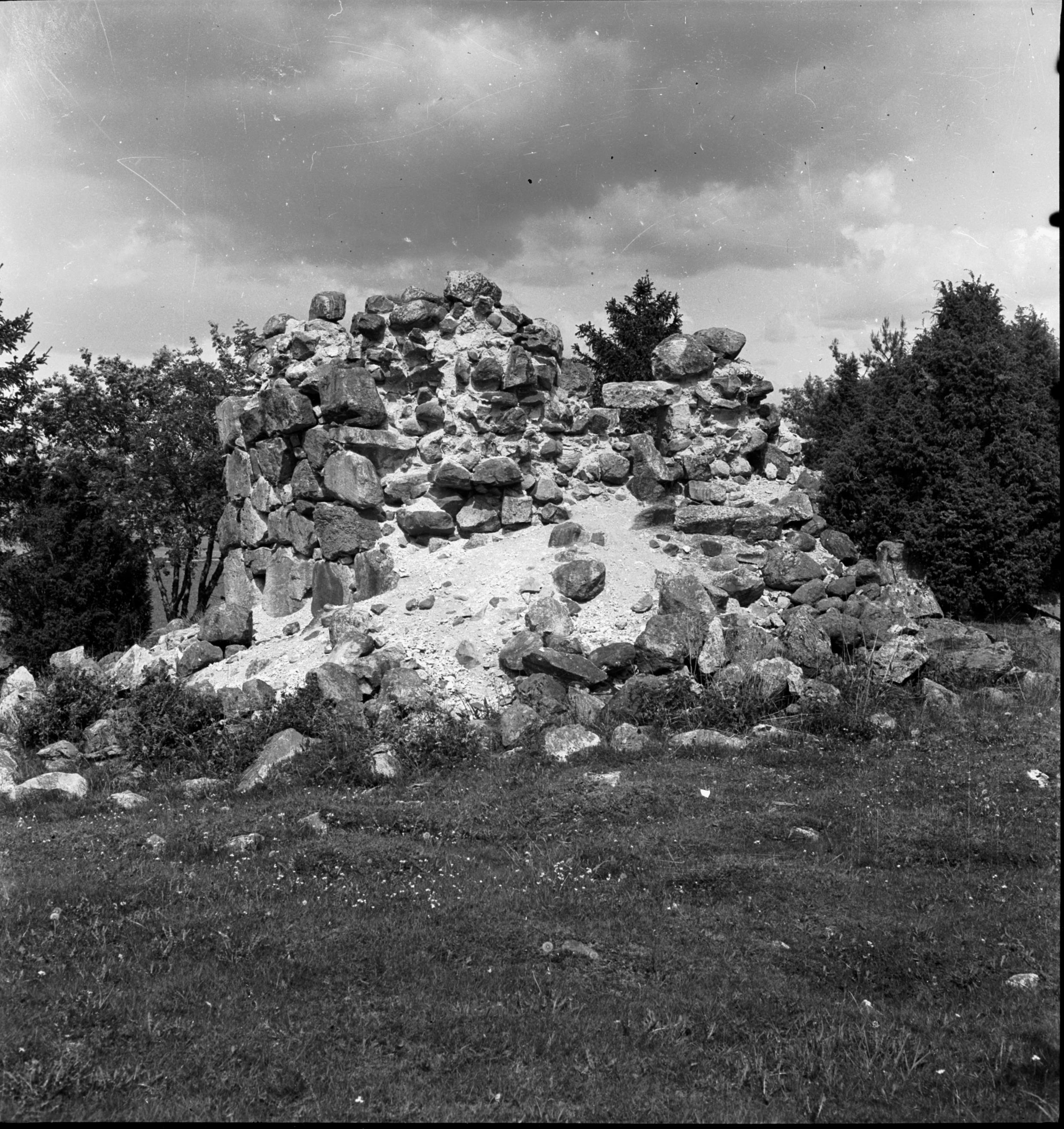 Per Olof Westlund, Hölö, Överhölö kyrkoruin