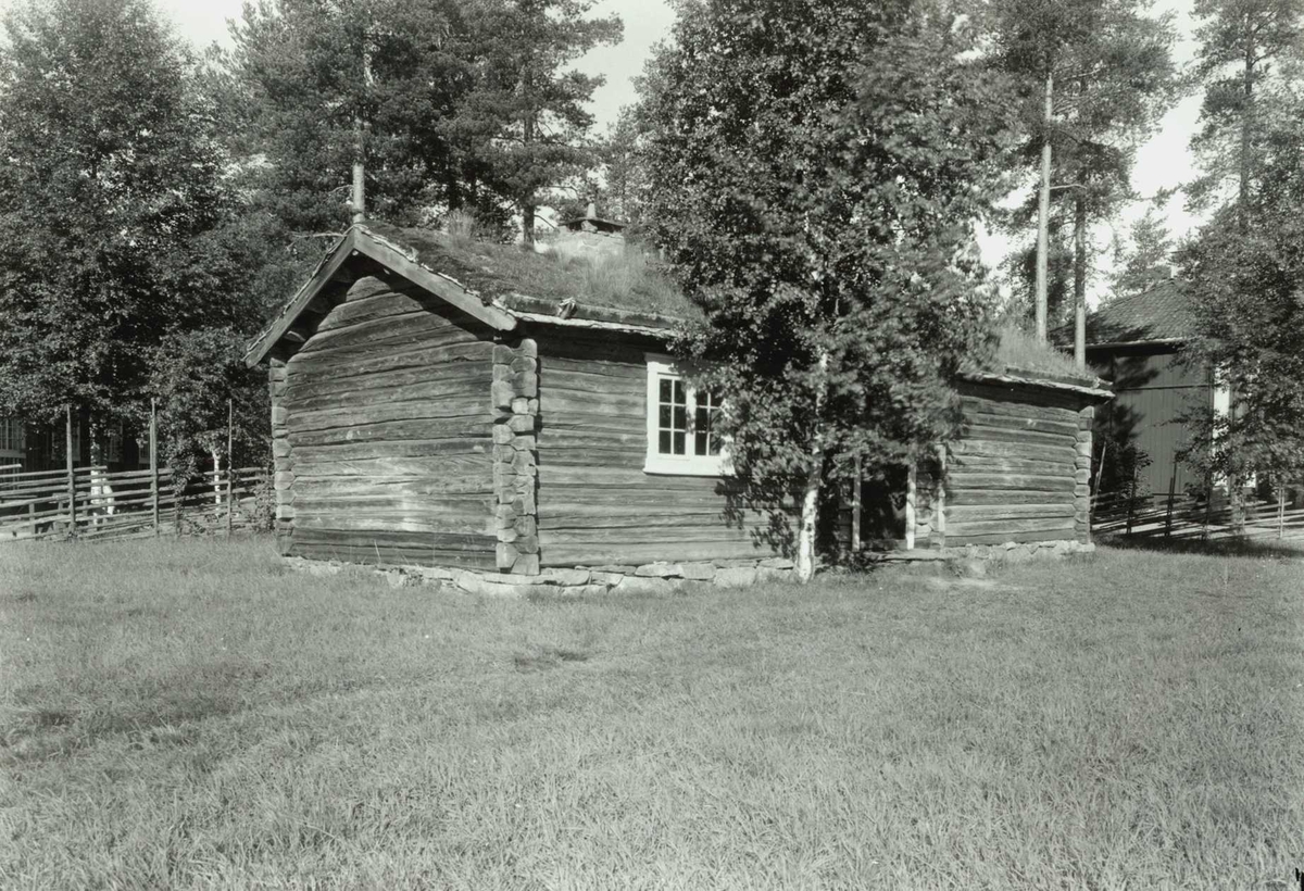 Gisle Midttun, Oldertrøen, Tynset, Nord-Østerdal, Hedmark. Sommerstue. Nå på Glomdalsmuseet.