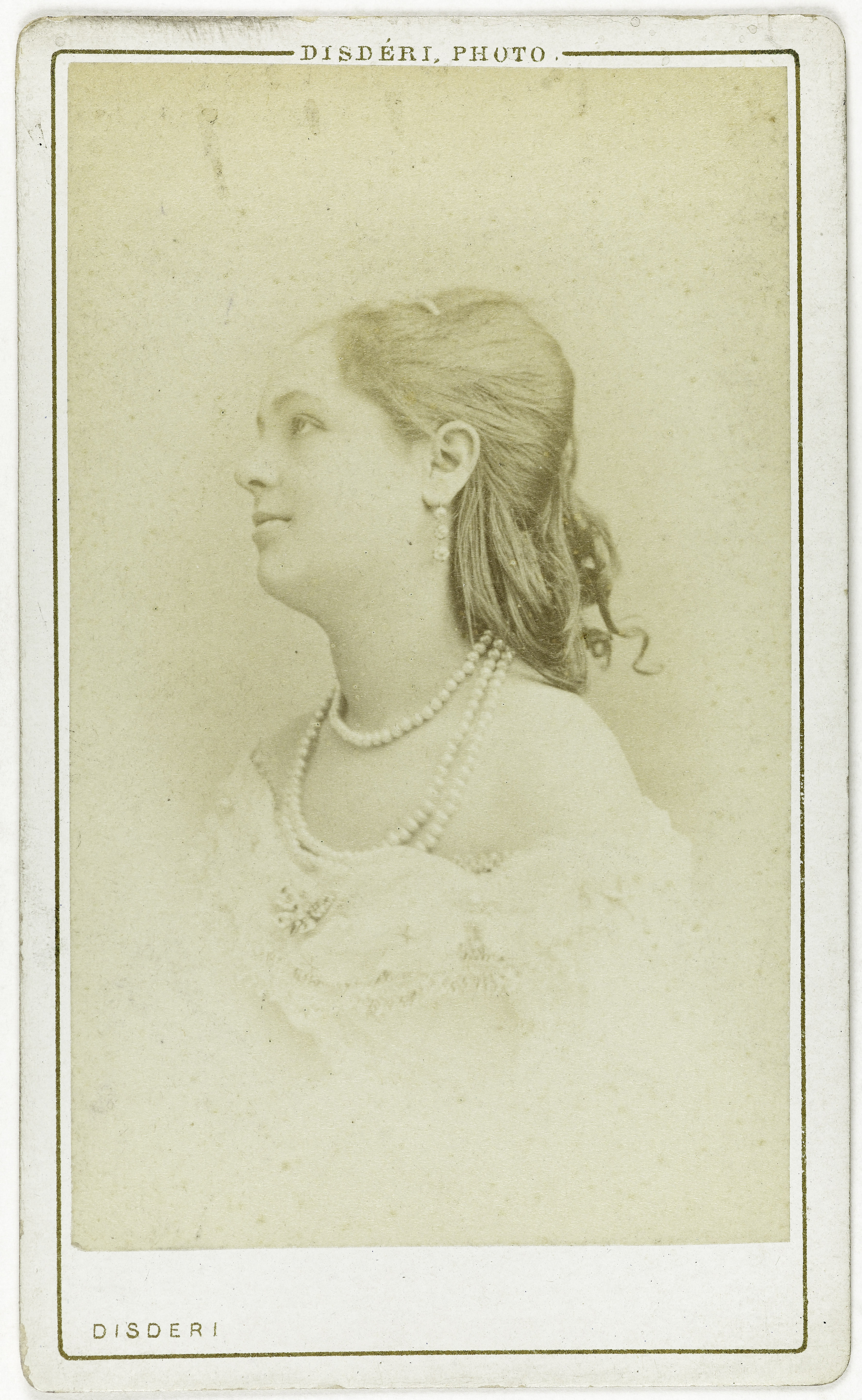 André-Adolphe-Eugène Disdéri, Portrait de Juliette de Monge, actrice au Théâtre de Cluny entre 1872 et 1878.