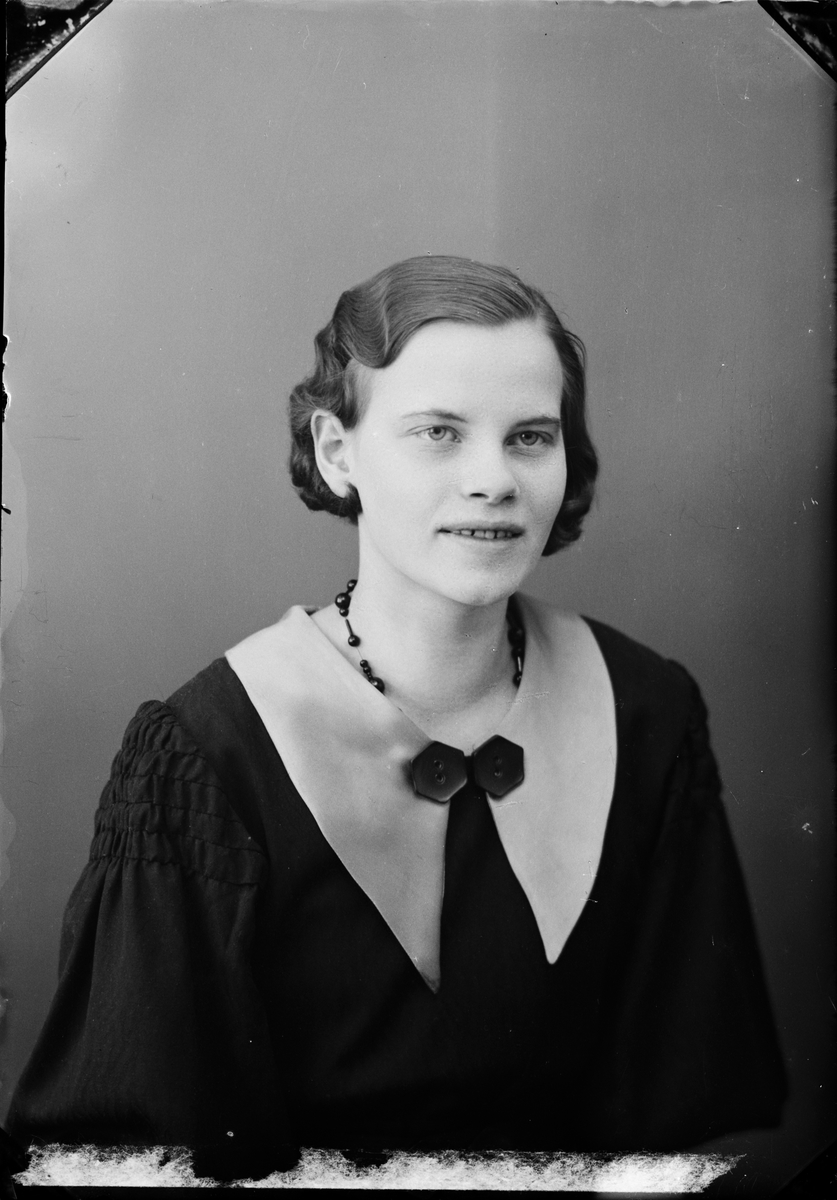 Skötsner-Edhlund, Ateljéporträtt - Wahlborg från Östhammar, Uppland