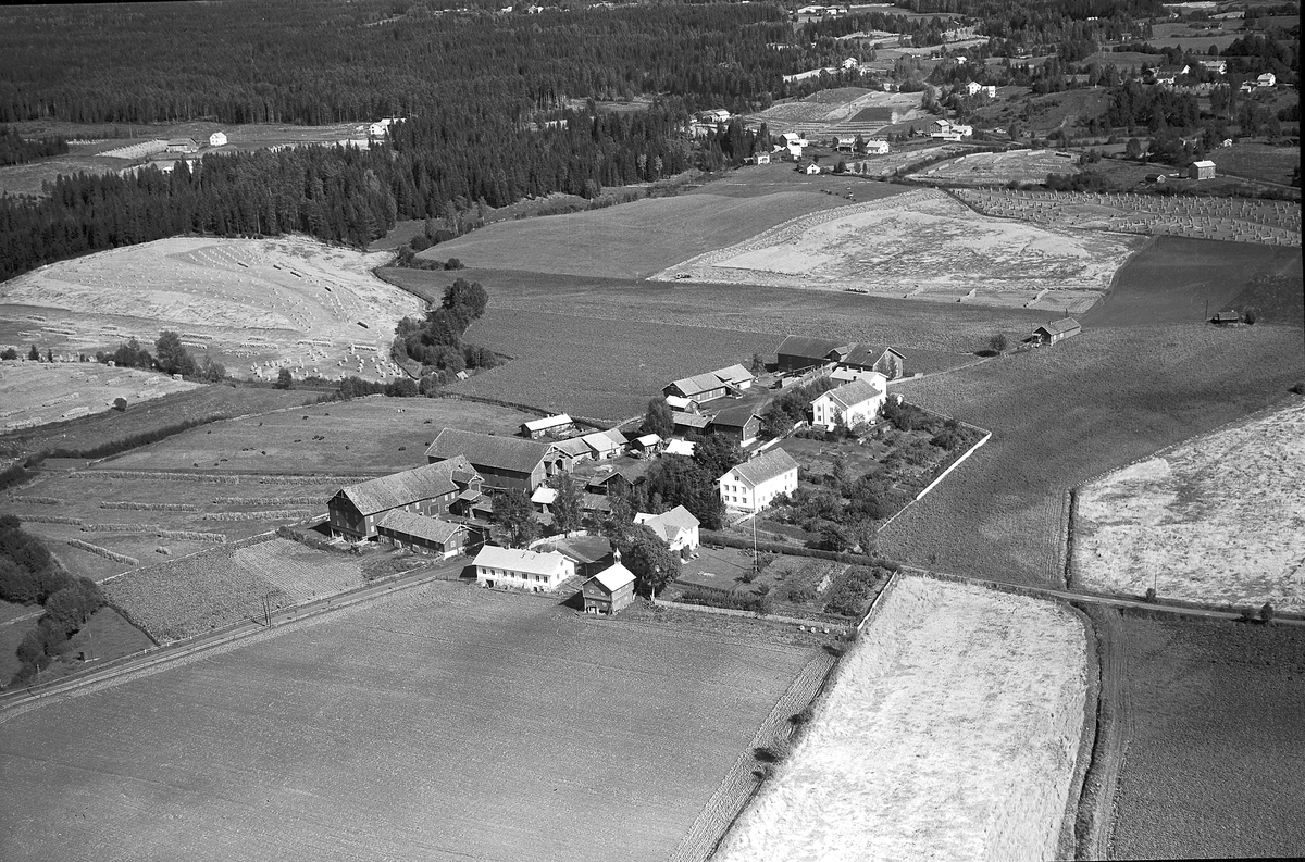 Widerøes Flyveselskap A/S, FLYFOTO IMERSLUNDGÅRDENE, ØSTRE 30-1, MIDTRE 30-2, VESTRE 31-1
