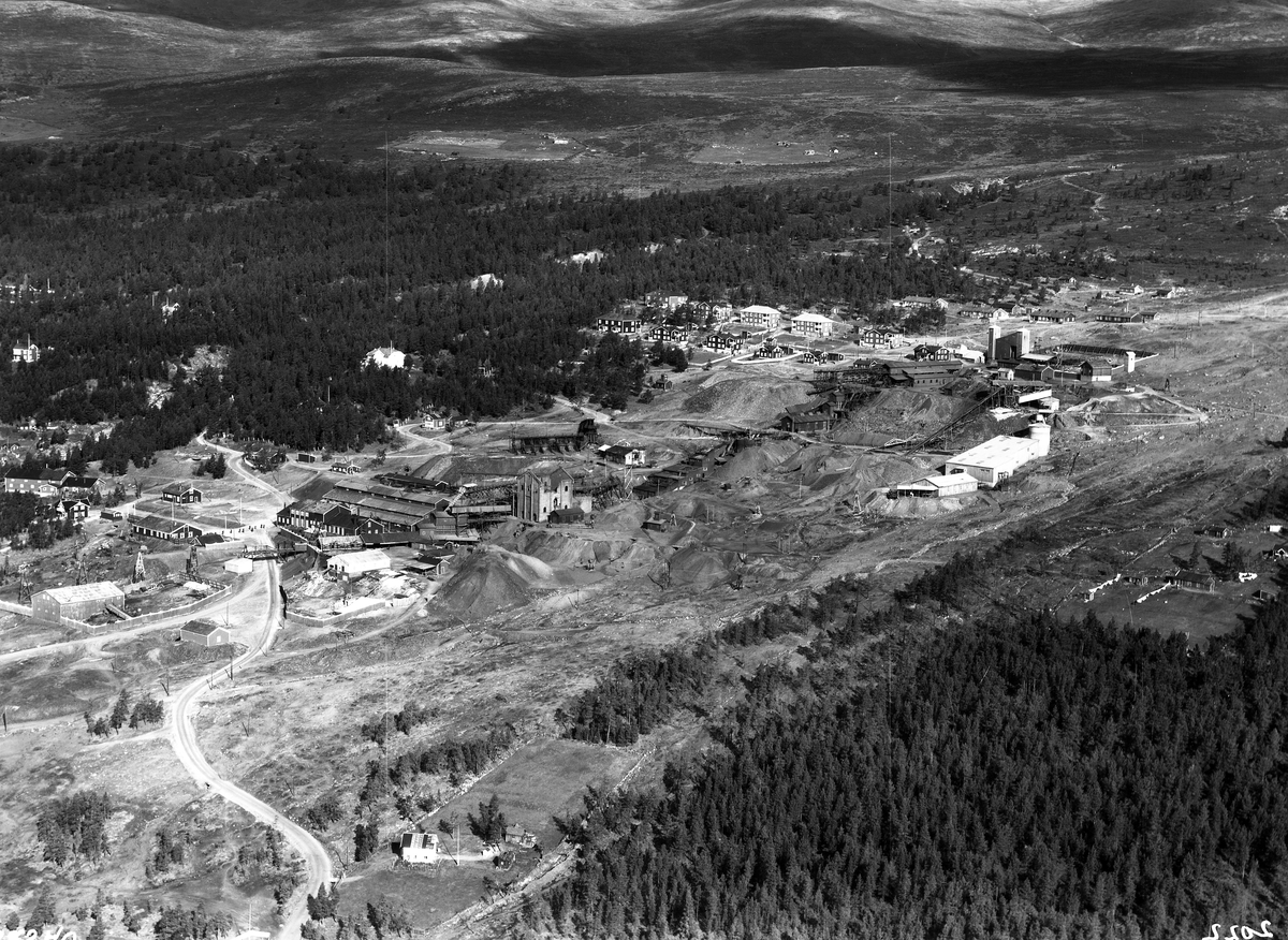 Widerøes Flyveselskap A/S, Flyfoto Folldal Verk