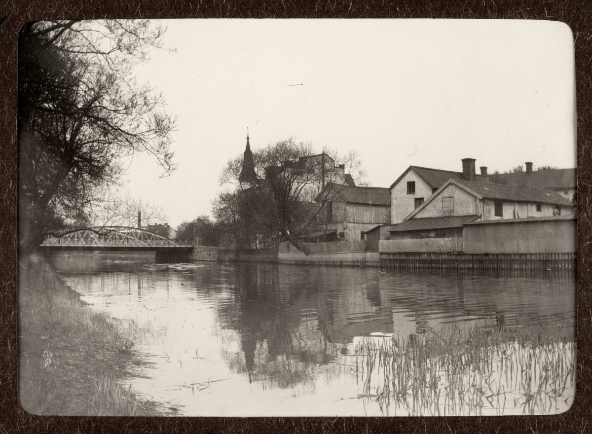 August Fredrik Schagerström, "Upsala. Haglunds bro och garfverigårdarna", kvarteret Lindormen, Uppsala 1913